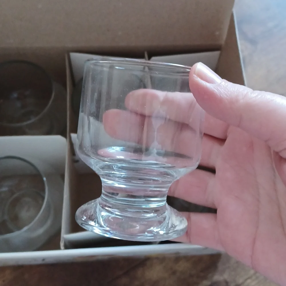Six assorted mini dessert glassware - Picture 4 of 6